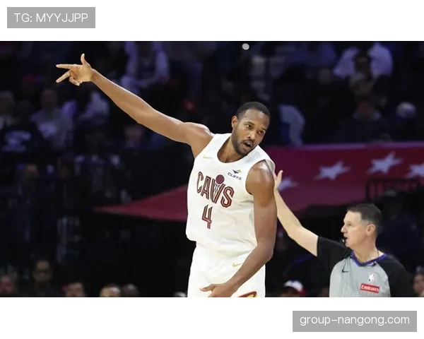 埃文·莫布里内线防守提升明显 对比新秀表现拉开差距