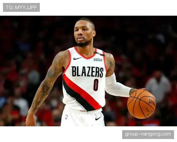 利拉德挡拆创造高效三分机会拉开开拓者进攻空间