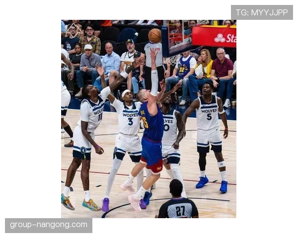 安东尼·戴维斯挡拆篮下终结率领先队友提升球队内线威胁