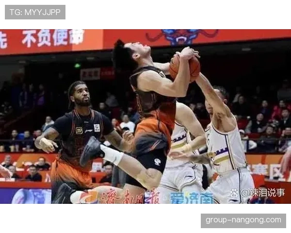理解篮球规则中双方犯规的判定标准及后续判罚